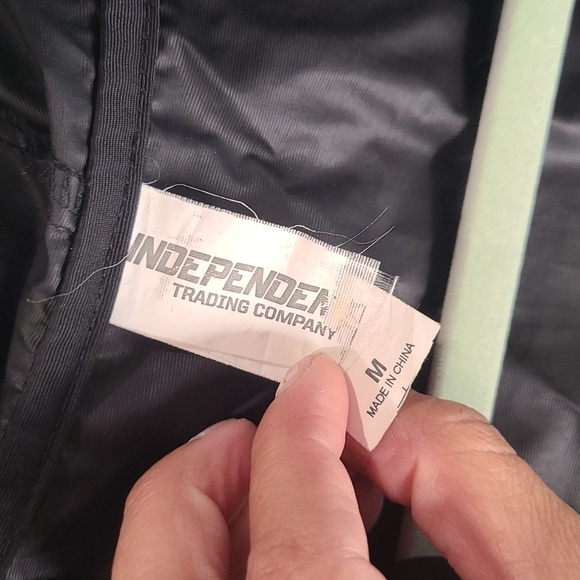 Logic everybody windbreaker by independent medium black - Picture 3 of 7